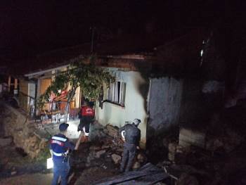 (Özel) Afyonda Ev Yangını Korkuttu
