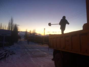 (Özel) Afyonkarahisar’Da Karla Mücadele Devam Ediyor
