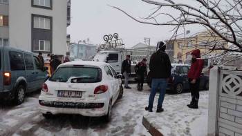 (Özel) Bıçakla Polisleri Tehdit Eden Şahıs Tutuklandı
