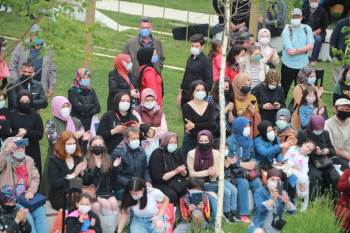 (Özel) Bilecik’Te Koronavirüsle Omuz Omuza Dans Edildi
