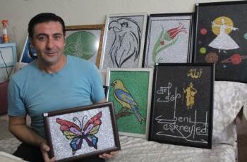 (Özel) Boncukları Resme Dönüştürüyor
