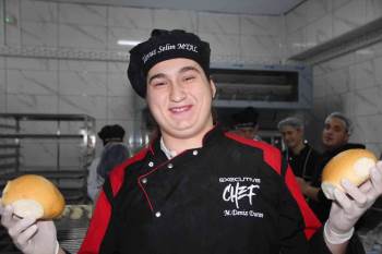 (Özel) Bu Öğrenciler Günlük 10 Bin Ekmek Üretmeyi Hedefliyor
