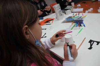 (Özel) Çocuklar, ’Geri Dönüşüm Atölyesi’Nde Birbirinden Güzel Çalışmalara İmza Atıyor
