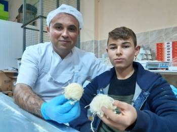 (Özel) Çölyak Hastası Oğlu İçin Üretti, Şimdi Siparişlere Yetişemiyor
