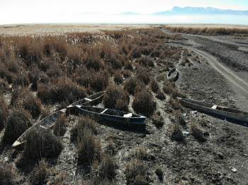 (Özel) Eber Gölü’Nde Ürkütücü Kayık Mezarlığı Görüntüsü

