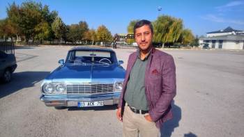 (Özel) Karantinada Kaldığı Dönemde Klasik Otomobil Sevdasına Tutuldu
