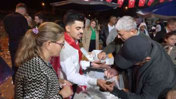 (Özel) Kınalar Yakıldı, Takılar Takıldı, Kınalı Kuzular Askere Böyle Uğurlandı
