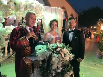 (Özel) Kızının Nikahı Kıyan Evlendirme Memurunun Duydu Dolu Anları
