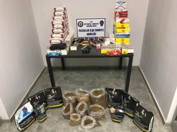 (Özel) Kütahya’Da Polisin ’Dur’ İhtarına Uymayan Araçtan Kaçak Tütün Ve Kurusıkı Silah Çıktı
