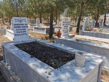 (Özel) Mezarlarına Kenevir Ekilen Köylüler İha’Ya Konuştu
