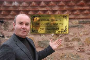 (Özel) O Yarışma Sonrası Osman Gazi’Nin Eşi Bala Hatun’Un Türbesine Ziyaretçi Akını
