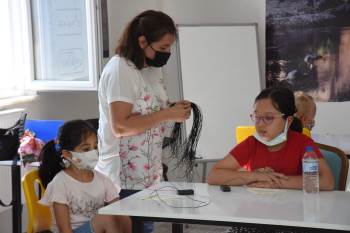 (Özel) Öğrenciler Robotik Kodlama Dersiyle Hem Öğreniyor Hem Eğleniyor
