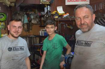 (Özel) Ustadan Çırağına Doğum Günü Sürprizi
