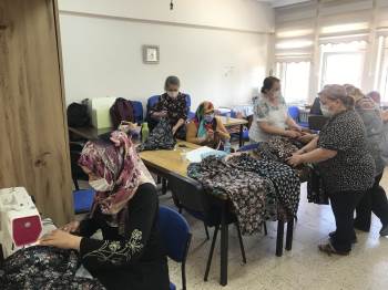 (Özel) Yangın Bölgesindeki Köylülere Yöresel Kıyafetler Dikerek, Gönderdiler
