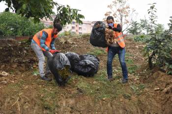 (Özel) Yaprak Ve Çim Atıklarından Organik Gübreye Dönüştürüyorlar
