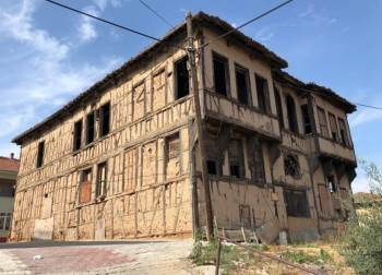 ’Papazın Konağı’Nın Restorasyonu Başladı
