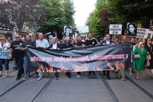 “Sivas’ı yakanlar AKP’yi kuranlardır”