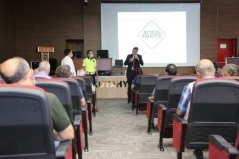 "Trafik Kazalarını Önlemenin İki Yolu Var; Bilinçlendirme Ve Yaptırım"
