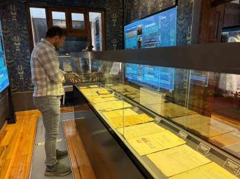 “Vesikalar Sergisi” Ziyaretçilerini Ağırlıyor
