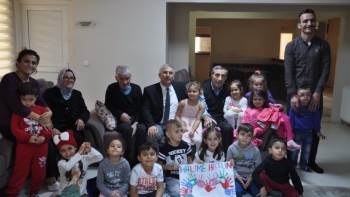 “Yalnız Değilsiniz” Projesi Kapsamında Acezeevi Ziyaret Edildi
