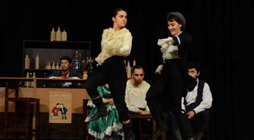 “Yeşil Papağan” tiyatroseverlerle buluştu