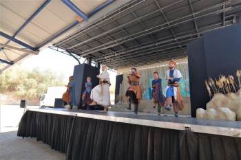 ‘Yunusla Yürürken’ İsimli Tiyatro Oyunu Sandıklı’Da Sahnelendi
