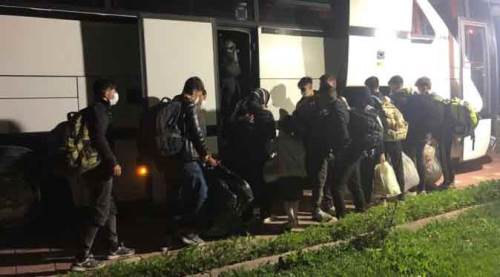"Yurt dışına götüreceğiz" dediler, 34 kişiyi Eskişehir'de bıraktılar!