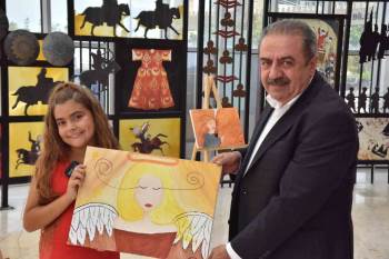 10 Aylıkken Resim Yapmaya Başladı, 8 Yaşında Resim Sergisi Açtı
