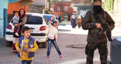 10 BİN ÇOCUĞA BAYRAMLIK VE HARÇLIK