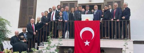 10 Kasım'da Ata'nın evinde saygı duruşu