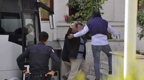 10 öğretmen FETÖ'den tutuklandı