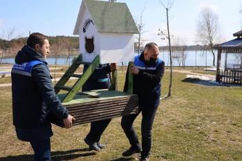 10 Yaşındaki Enes Duyarlılığıyla Gönülleri Mest Etti
