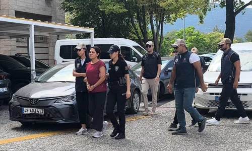 10 yıl önce cezaevine girmişti! FETÖ firarisinin ablası yeniden tutuklandı