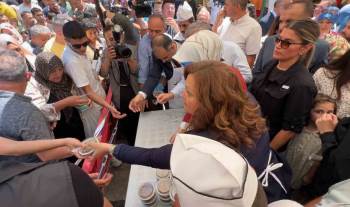 100 Bin Kap Şifalı Aşure Dağıtıldı
