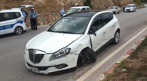 11 ağaç devrildi ancak durabildi!