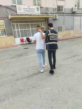 12 Ayrı Suç Kaydı Olan Ve Hapis Cezasıyla Aranan Şahsı Polis Yakaladı
