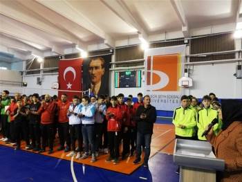 12 Takım Ve 220 Sporcu Yarı Final İçin Ter Döküyor
