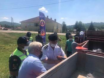 12 Traktöre 24 Adet Reflektör Takıldı
