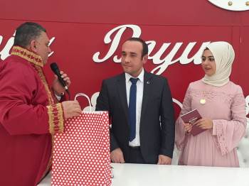 14 Şubat’Ta 9 Çift ’Evet’ Dedi
