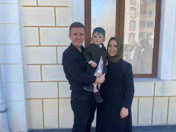 15 Aylık Olan Minik Aslan Umreye Gitti
