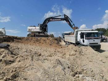 15 Ekip, 60 Kişi İle Sahada Çalışıyorlar
