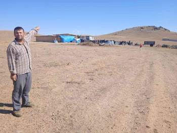 15 Haneli Mahalle İçme Suyu İhtiyacını Eşeklerle Su Taşıyarak Karşılıyor
