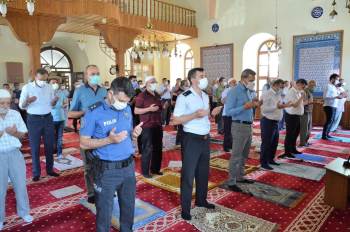 15 Temmuz Ve Tüm Şehitleri İçin Mevlid-İ Şerif Ve Hatim Duası Okundu
