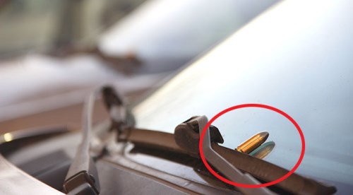 16 araca mermi bıraktılar!