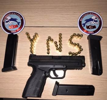 18 Ayrı Suçtan Sabıkası Bulunan Şahıs Ruhsatsız Tabanca İle Yakalandı
