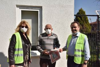 180 Çalışan Kapı Kapı Dolaşarak Maske Dağıttı
