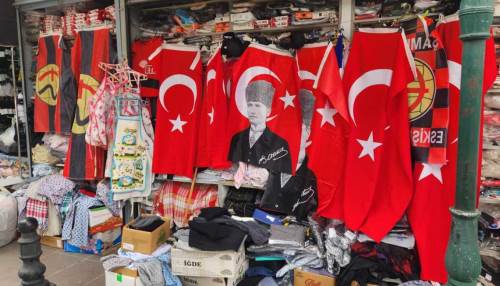 19 Mayıs öncesi bayrak satışlarında hareketlilik yaşanıyor
