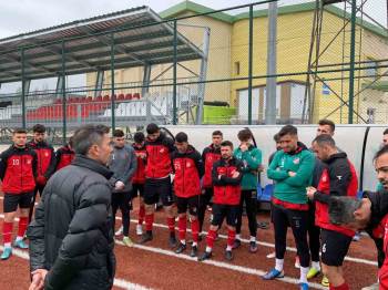 1969 Bilecik Spor Kulübü Futbolcularından Zorlu Tekirdağ Deplasmanı Öncesi Moraller Yerinde
