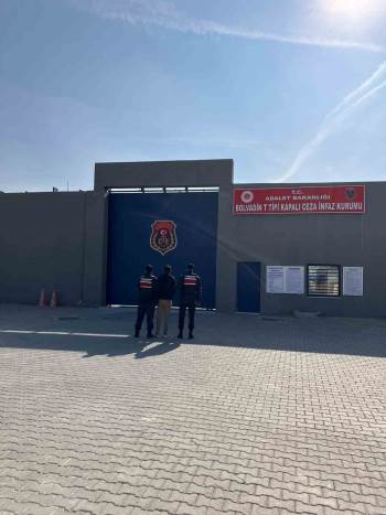 2 Ayrı Suçtan Aranan Şahsı Jandarma Yakaladı
