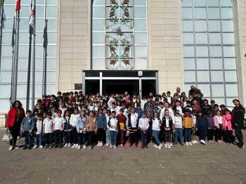 2 Bin 825 Kişi Müzeyi Ziyaret Etti
